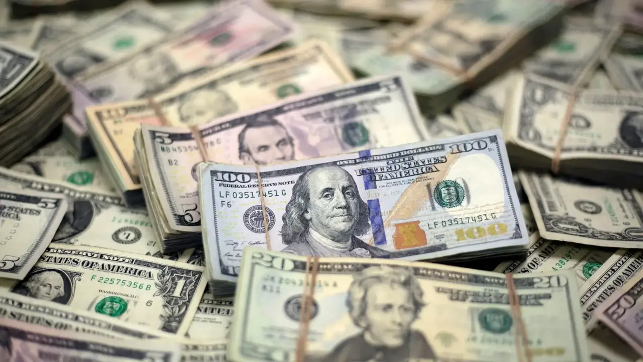 ارتفاع محدود في سعر صرف الدولار مقابل الدينار العراقي ببداية تعاملات الأربعاء
